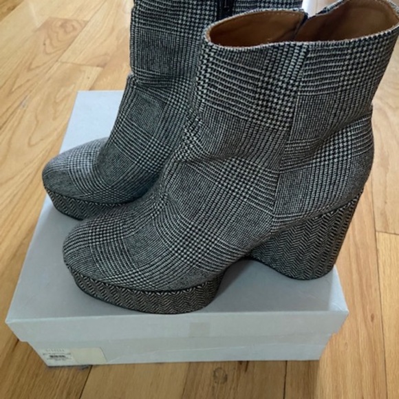 Clergerie Houndstooth Platform Boots - Picture 6 of 9